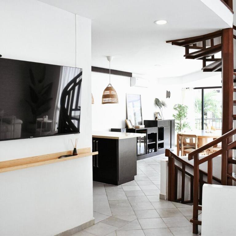 Family villa 3 min from the sea - Four-Bedroom House - 1