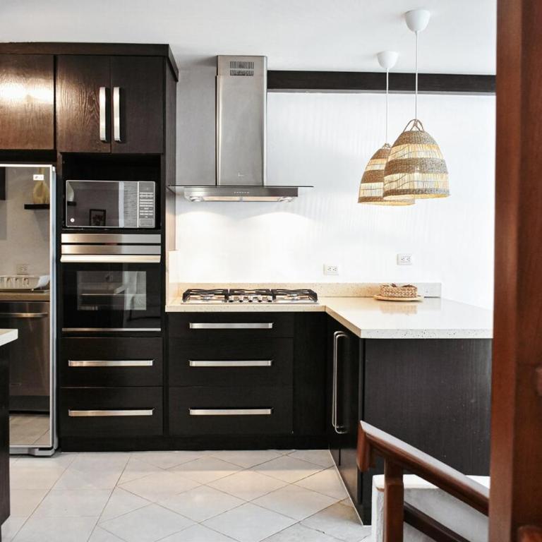 Family villa 3 min from the sea - Four-Bedroom House - 65