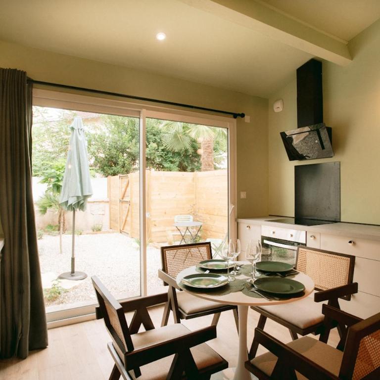 Jardin de Georges 151 - Appart' de standing en centre-ville - Jardin privé, Climatisation, Caméra de vidéo surveillance - Studio mit Terrasse - 17