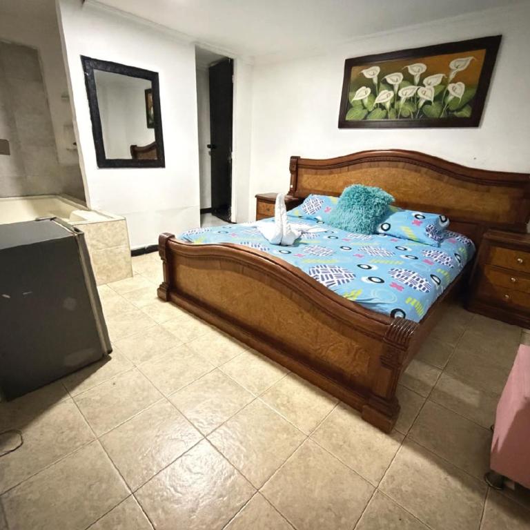 Hotel Estadio Suite - Habitación Doble con bañera de hidromasaje - 3