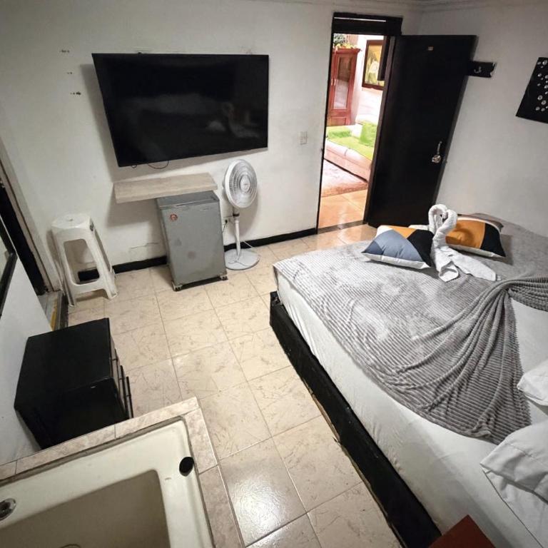 Hotel Estadio Suite - Habitación Doble con bañera de hidromasaje - 5
