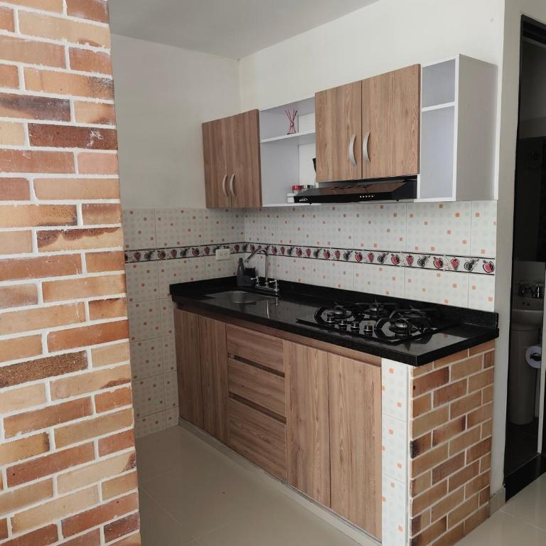 201-Cómodo y moderno apartamento de 2 habitaciones en la mejor zona céntrica de ibagué - Two-Bedroom Apartment - 3
