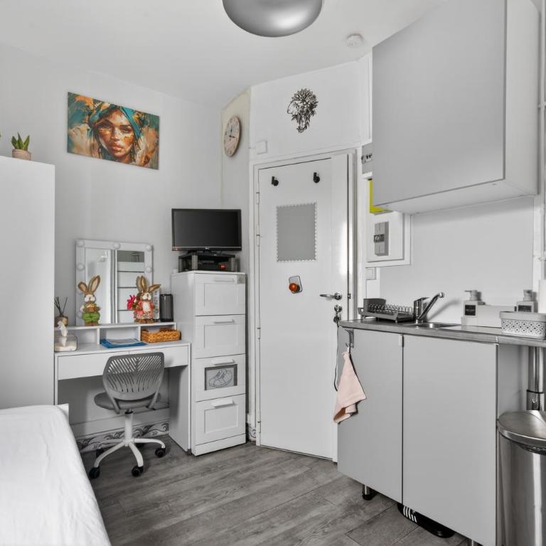 Charmante Studette à 5 min de Gare de l'Est - Appartement 1 Chambre - 1