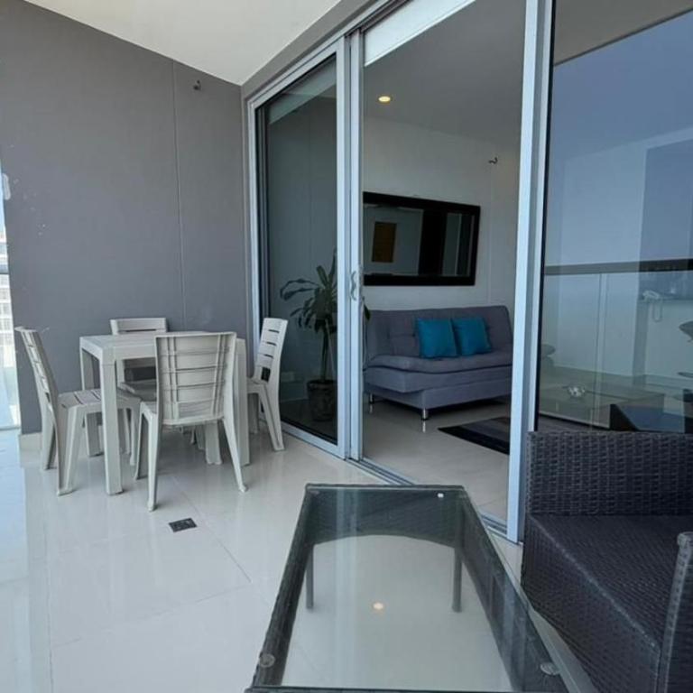 2704 Morros City - Spectacular beachfront apt - Apartment - 47