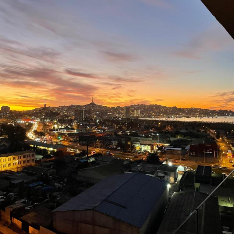 Departamento con vista a coquimbo y bahía - Deluxe One-Bedroom Apartment with City View - 1
