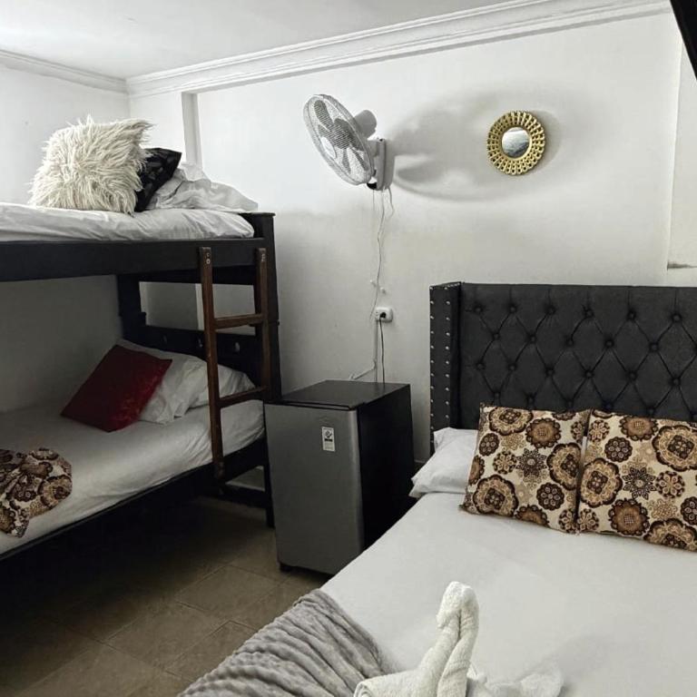 Hotel Estadio Suite - Habitación cuádruple - 1