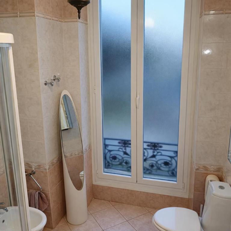 Sanremo Central Rooms - Camera Matrimoniale con Balcone e Vista Mare - 6