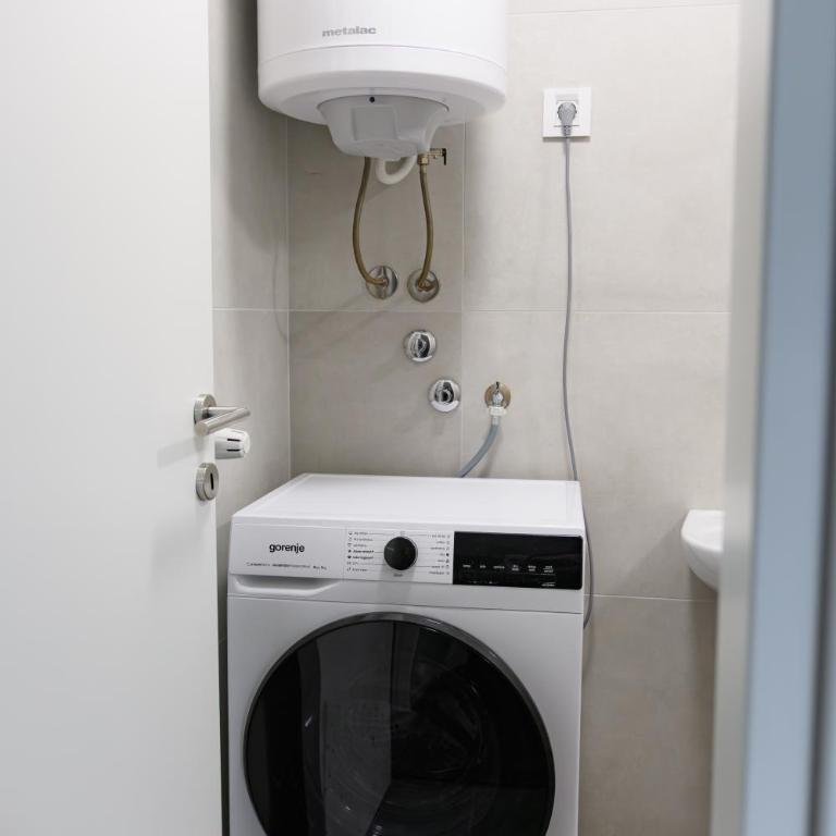 I&I 2Bedrooms - Two-Bedroom Apartment - 10