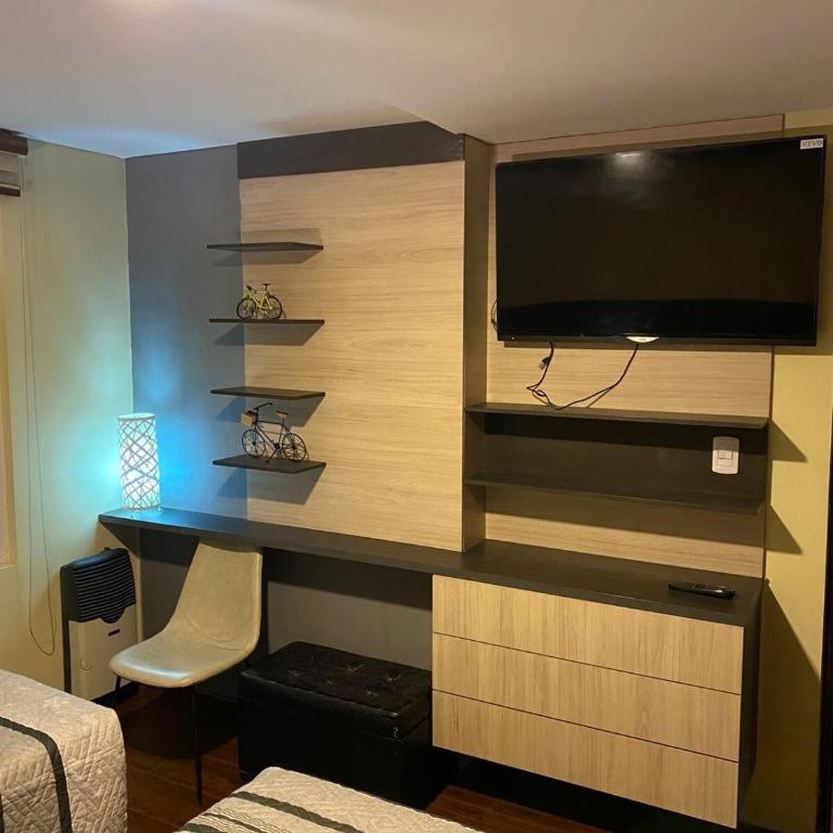 Hermoso departamento moderno 2D en Obrajes - Two-Bedroom Apartment - 11