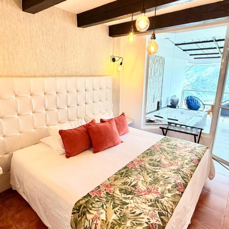 Hotel El Mirador del Cocora - Habitación Doble Deluxe con terraza, bañera de hidromasaje y vistas a la montaña - 5