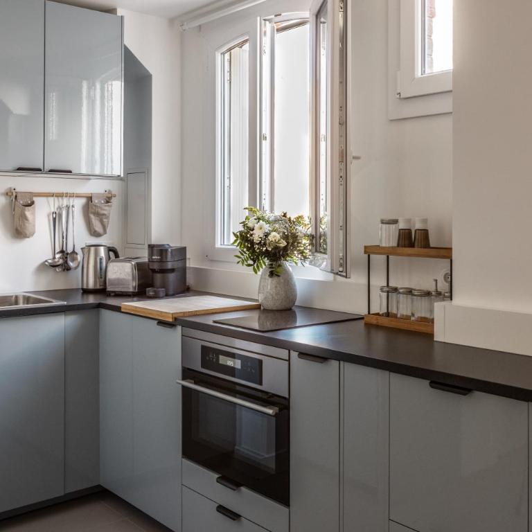 Elegant Sunlit Flat with Balcony near Parc Monceau - B94 - Appartement 1 Chambre - 5