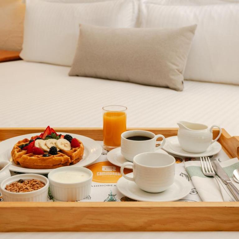 Camino Real Guadalajara - Alojamiento Camino Real Club con cama extragrande y desayuno incluido solo para adultos - 6