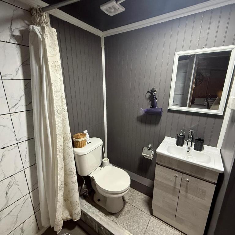 Hostal Suomi - Habitación Familiar con baño privado - 1
