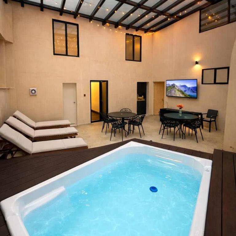 Suite privada con jacuzzi y zonas humedas - Suite - 7