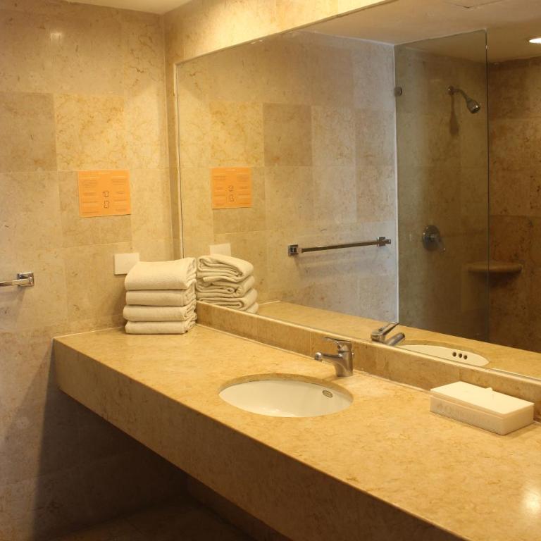 Hotel Quijote Inn - Suite Junior Familiar - 9