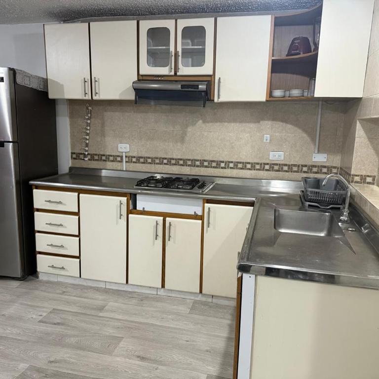 Acogedor Apartamento Pequeño e Independiente - Apartamento - 7