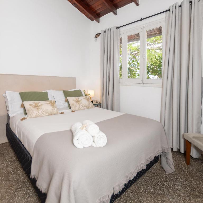 Casa QUEDATE ACA - HAB SALA - Double Room with Private Bathroom - 10