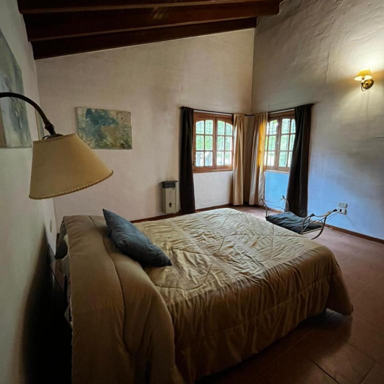 Casa privada con parque extenso, pileta, quincho, parilla y fogon - Casa de 2 dormitorios - 18