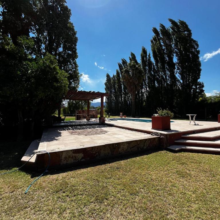 Casa privada con parque extenso, pileta, quincho, parilla y fogon - Two-Bedroom House - 19