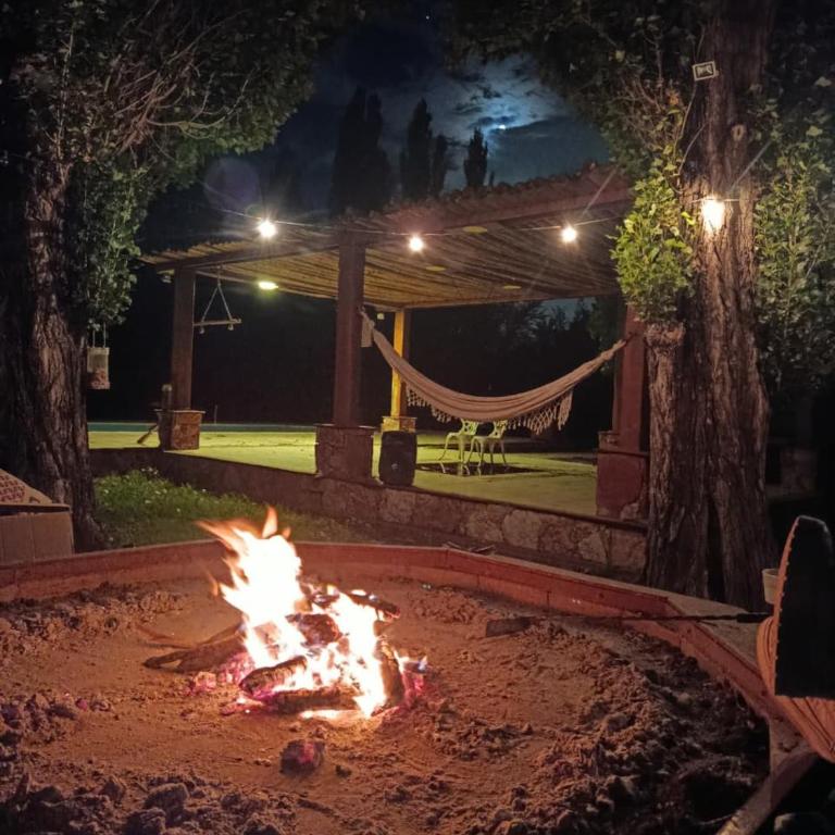 Casa privada con parque extenso, pileta, quincho, parilla y fogon - Casa de 2 dormitorios - 27