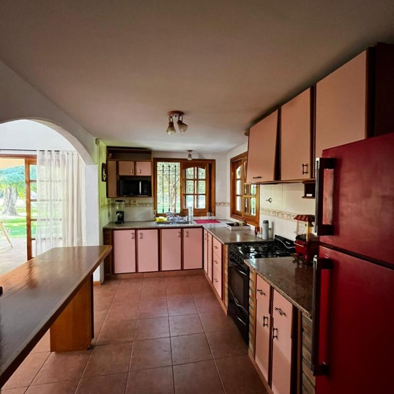 Casa privada con parque extenso, pileta, quincho, parilla y fogon - Casa de 2 dormitorios - 31