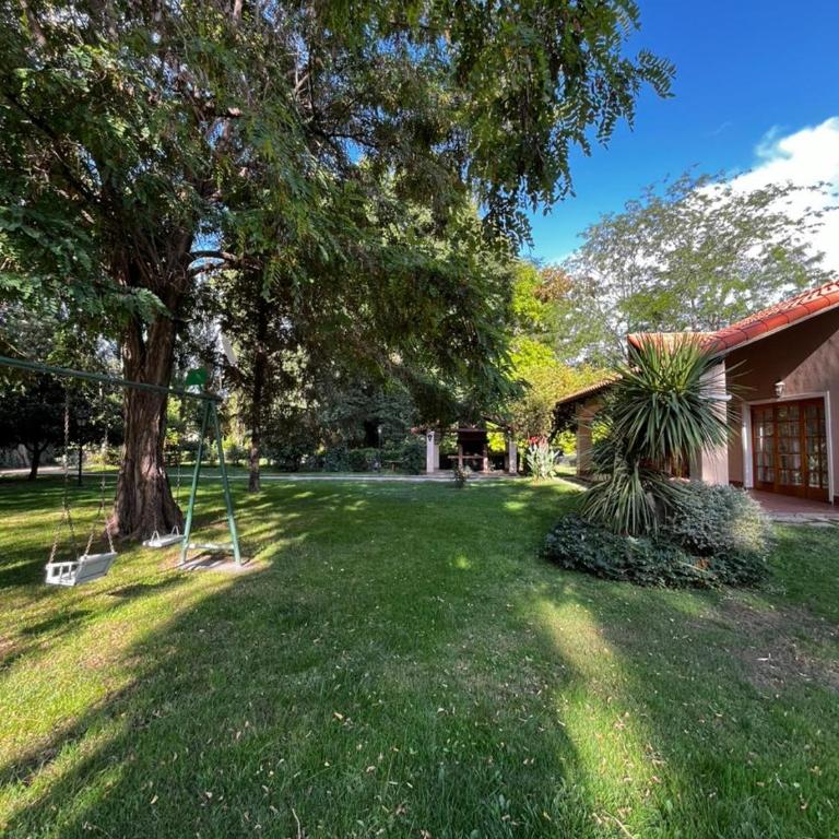Casa privada con parque extenso, pileta, quincho, parilla y fogon - Casa de 2 dormitorios - 38