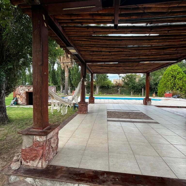 Casa privada con parque extenso, pileta, quincho, parilla y fogon - Casa de 2 dormitorios - 41