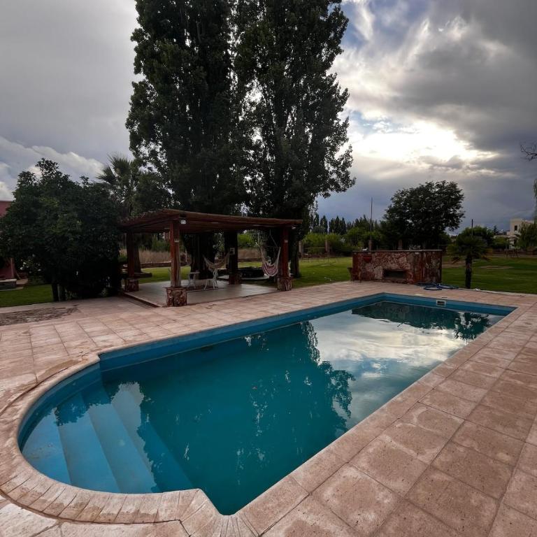 Casa privada con parque extenso, pileta, quincho, parilla y fogon - Casa de 2 dormitorios - 43