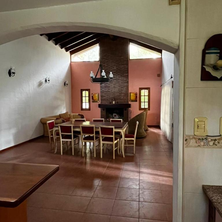 Casa privada con parque extenso, pileta, quincho, parilla y fogon - Casa de 2 dormitorios - 55