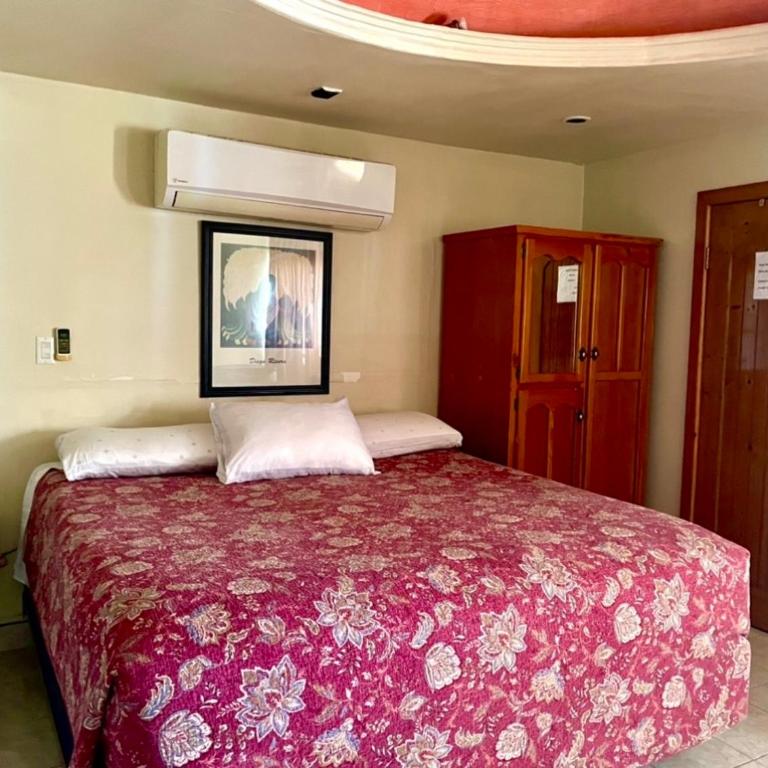 Hospedaje Mulege - Double Room with Extra Bed - 1