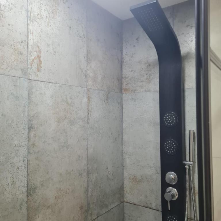 Casa con cochera y patio - Casa de 3 dormitorios - 45