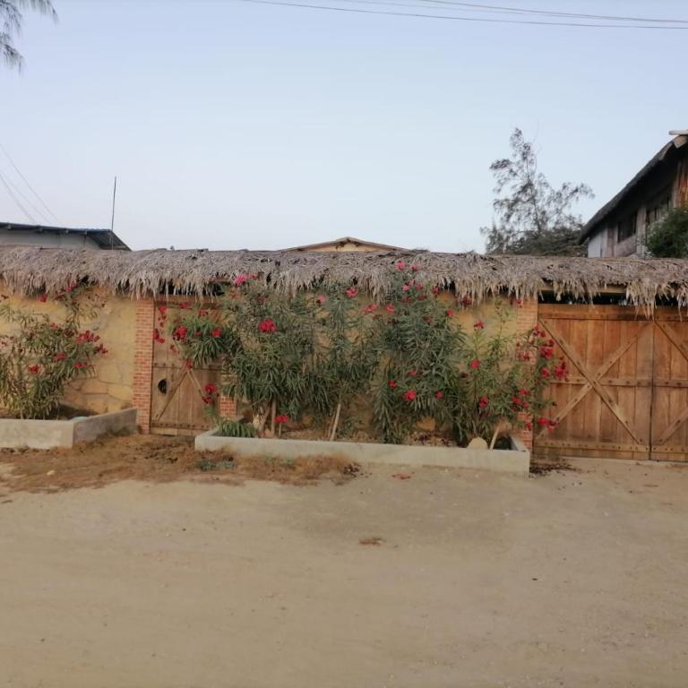 Casa a una cuadra de la playa Punta Barandua PIQUEROS - Two-Bedroom House - 1