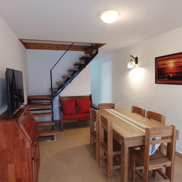 Confortable Duplex Zona Playa Necochea - Two-Bedroom House - 4