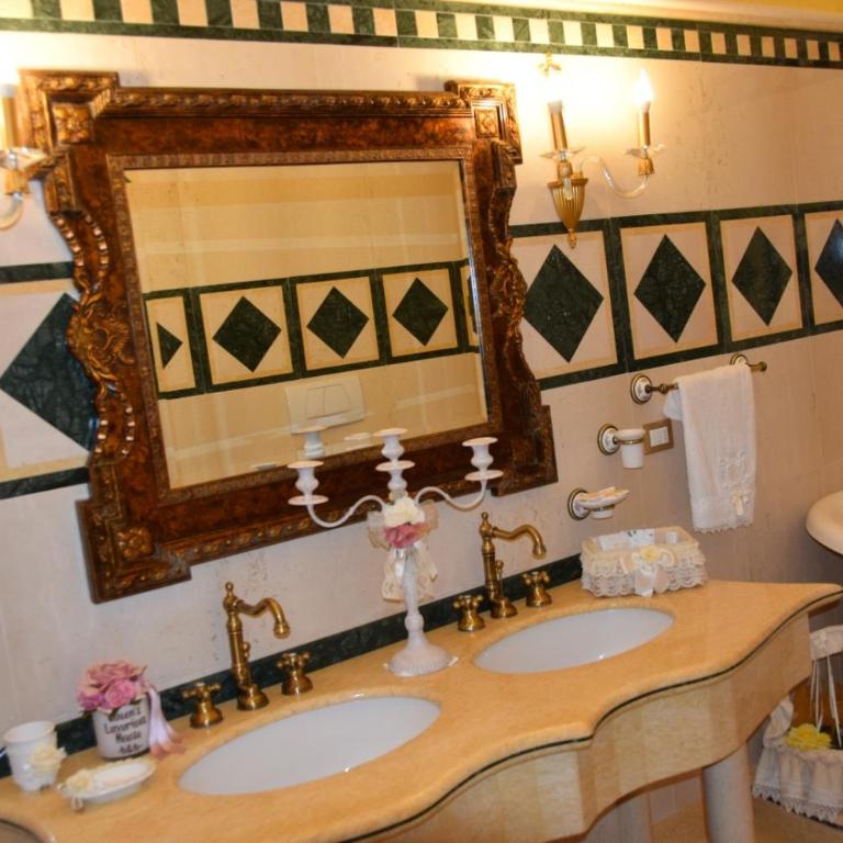 Queen's Luxurious House - Camera Tripla Standard - 12