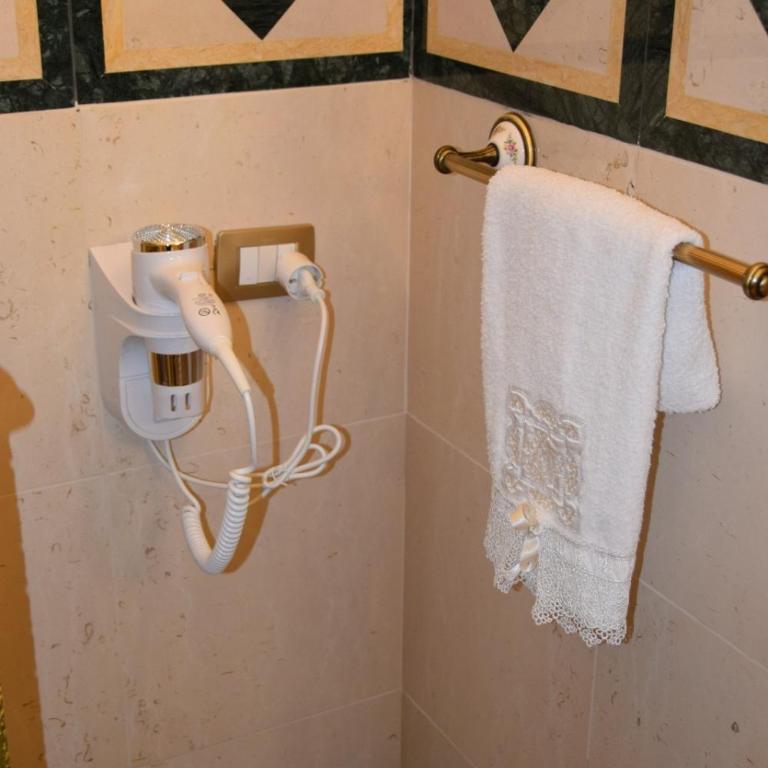 Queen's Luxurious House - Camera Tripla Standard - 18