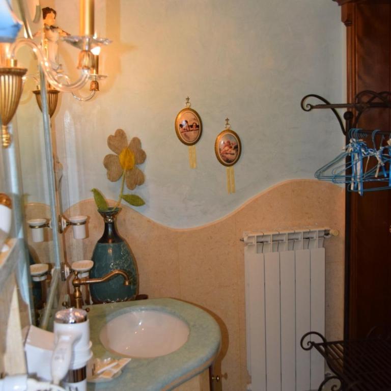 Queen's Luxurious House - Camera Deluxe - 8