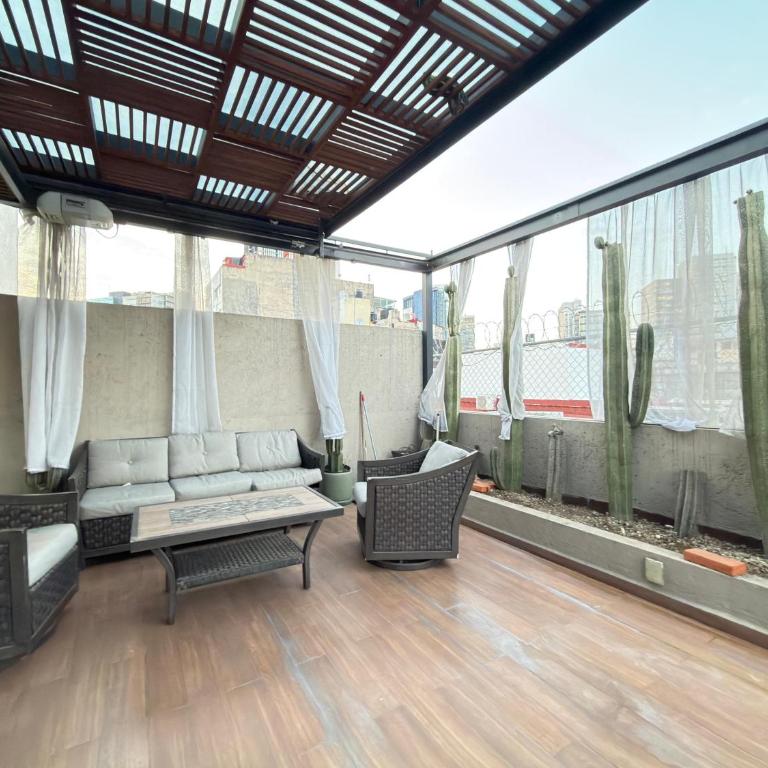 Bright room 3 blocks frm Reforma w private rooftop - Habitación Doble con baño privado externo - 13