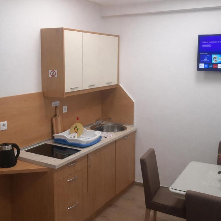 Wendy - One-Bedroom Apartment with Balcony - 15
