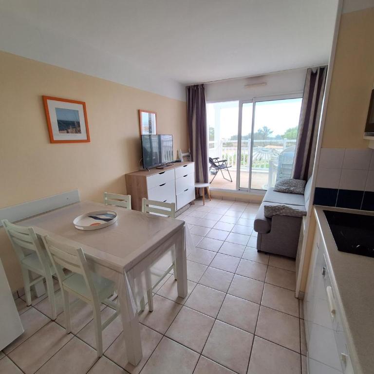 Appartement vue mer avec piscine chauffée et parking gratuit - FR-1-92-916 - Appartement - 16