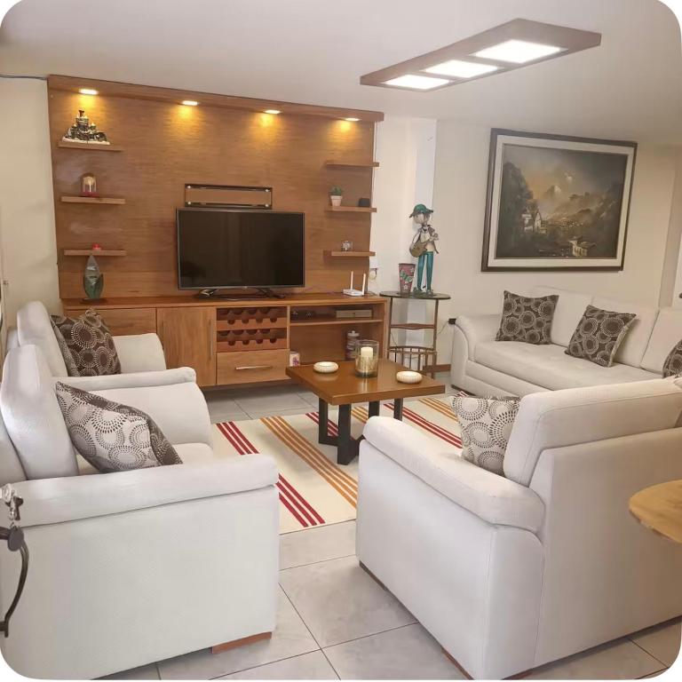 Home Rocio - Three-Bedroom Apartment - 1