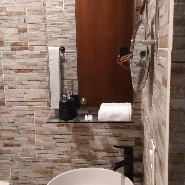 Comfortable private stay, close to downtown - One-Bedroom Apartment - 6