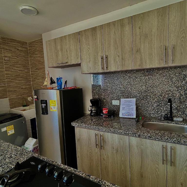 Cómodo apartamento rodadero sur - One-Bedroom Apartment - 4