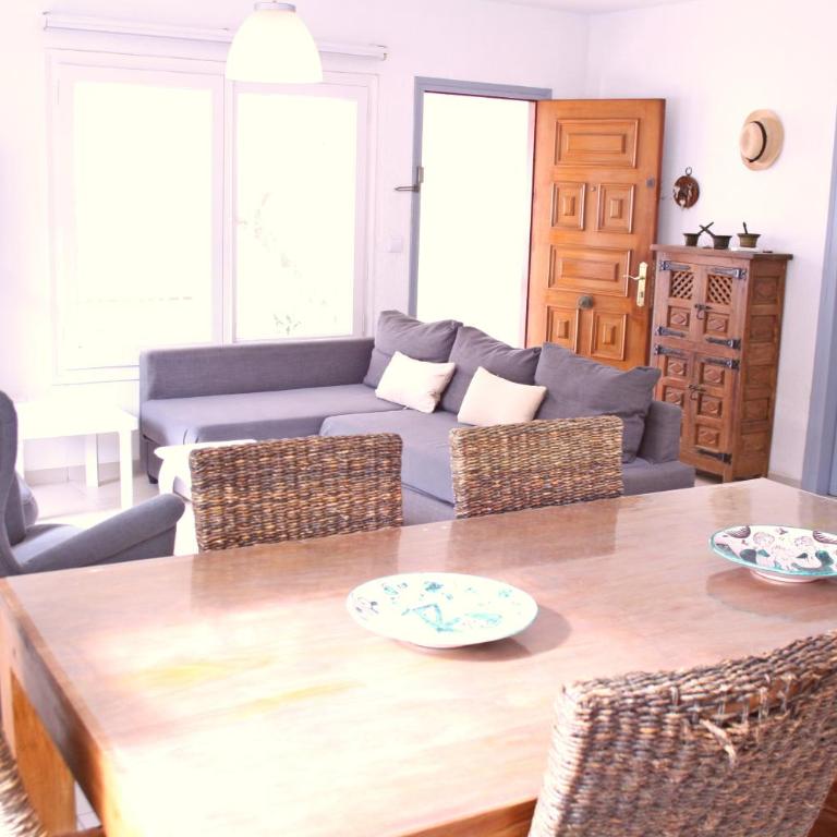 Charming seafront villa - Four-Bedroom House - 15