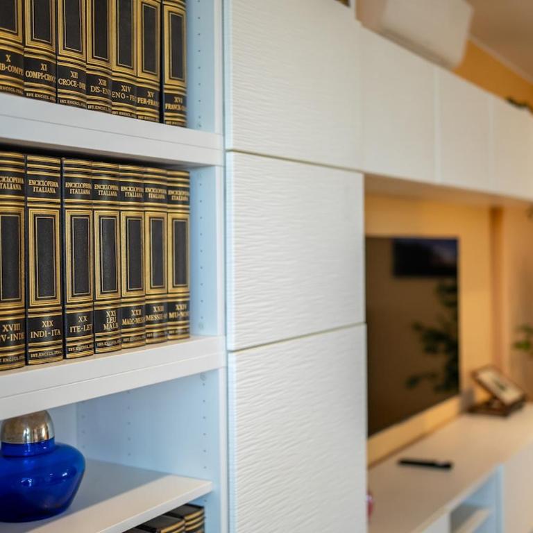 Skyline Penthouse - Terrazzo Panoramico & Metro 5min - Appartamento con 2 Camere da Letto - 8