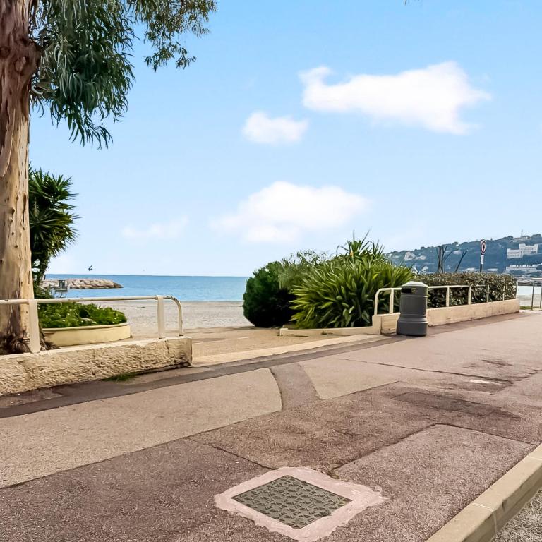 Plage à pied - parking privé - balcon - baignoire balnéo - Appartement 1 Chambre avec Balcon - 26