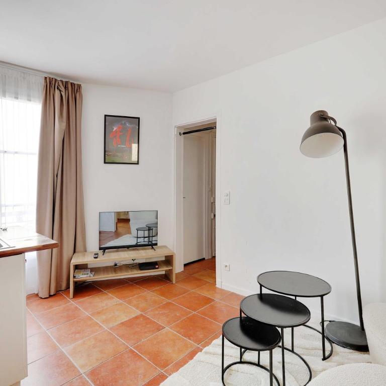 Charming Apartment 1BR 2P – Paris 4th - One-Bedroom Apartment - 1