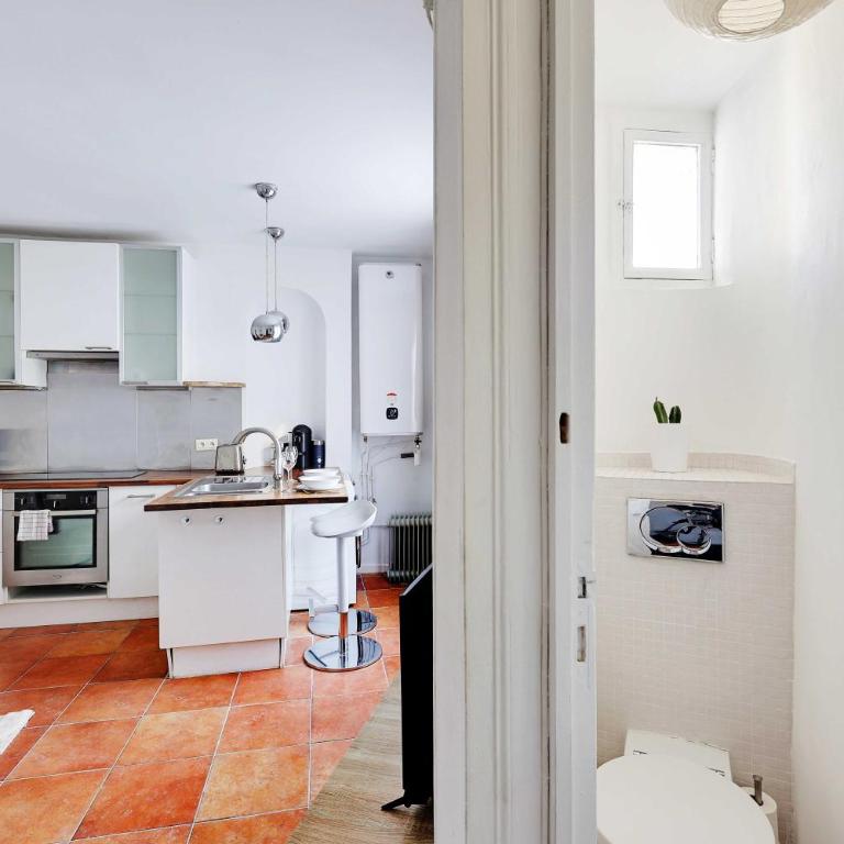 Charming Apartment 1BR 2P – Paris 4th - One-Bedroom Apartment - 9