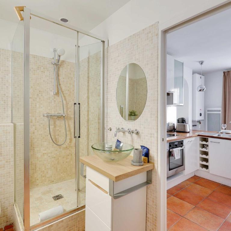 Charming Apartment 1BR 2P – Paris 4th - One-Bedroom Apartment - 12