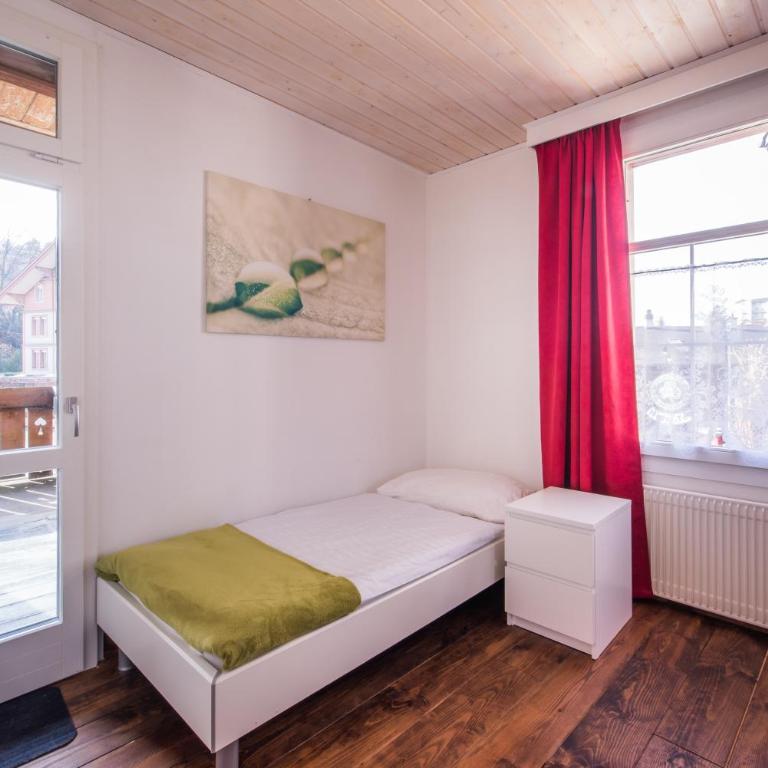 Chalet Cecile - Apartamento con balcón - 4
