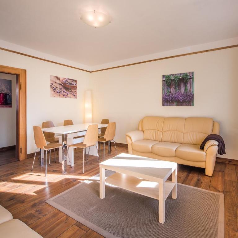 Chalet Cecile - Apartamento con balcón - 15